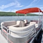 Included Qwest 820 Pontoon