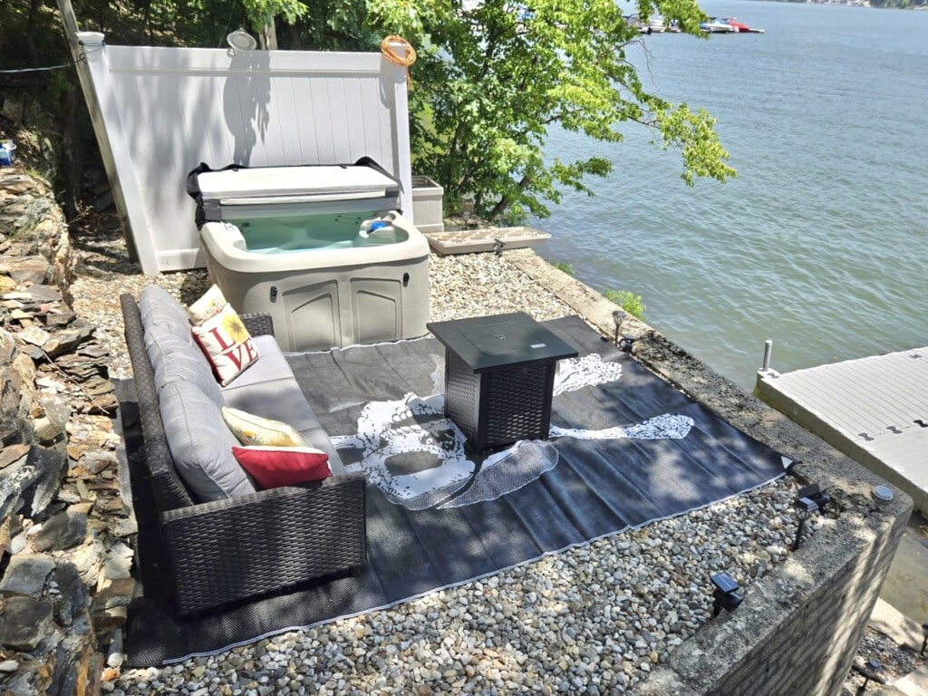 Floating Tiki Lounge