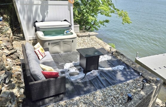 Floating Tiki Lounge