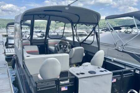 Included Qwest L818 Pontoon